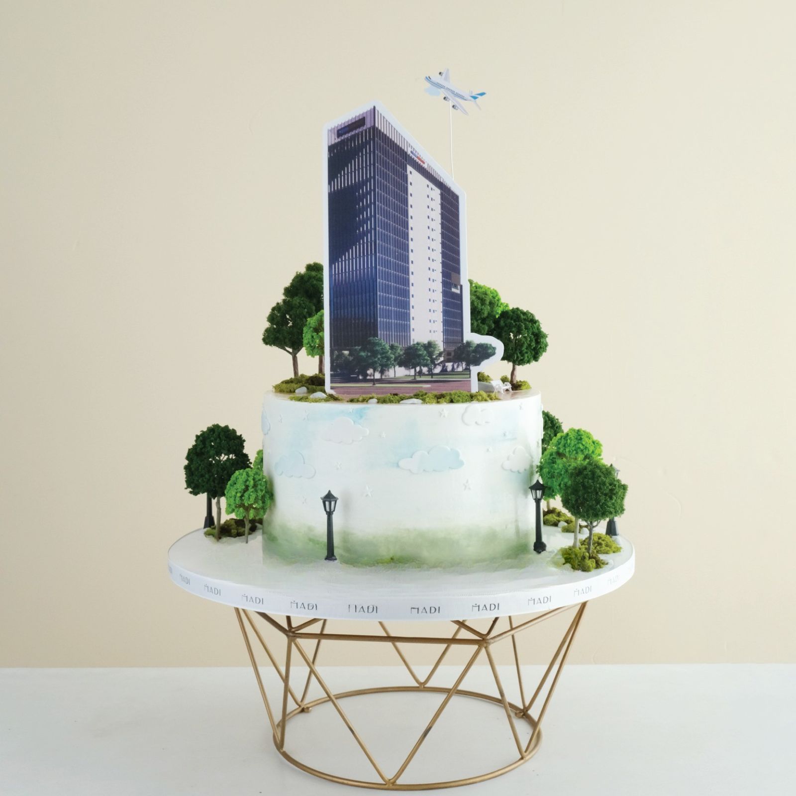 bánh kem mừng sinh nhật công ty hình toà nhà