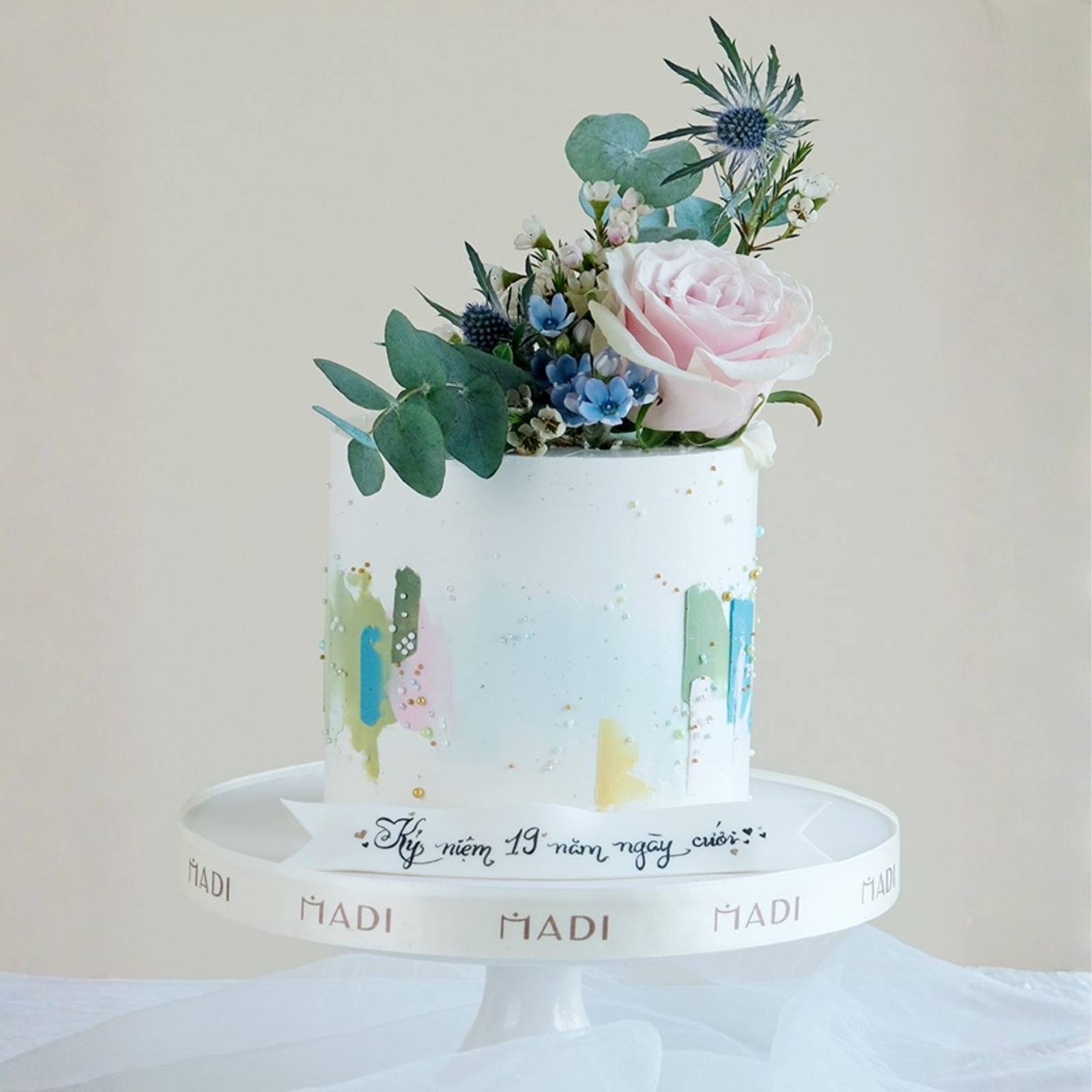 Tác phẩm mang vẻ đẹp nhẹ nhàng, tinh tế, tôn vinh tình yêu bền bỉ đã được bố và mẹ gìn giữ qua năm tháng