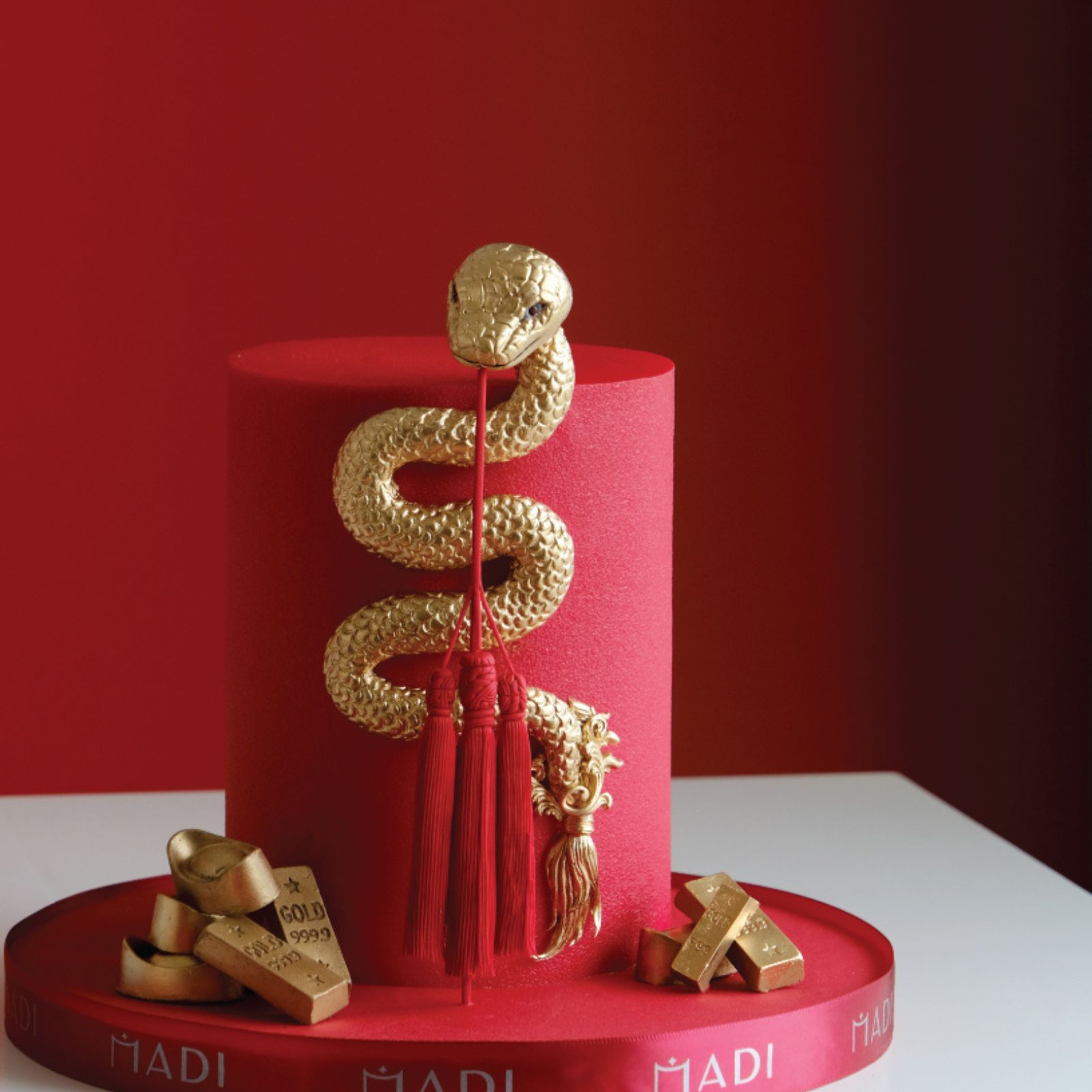 Bánh kem khai trương năm con Rắn