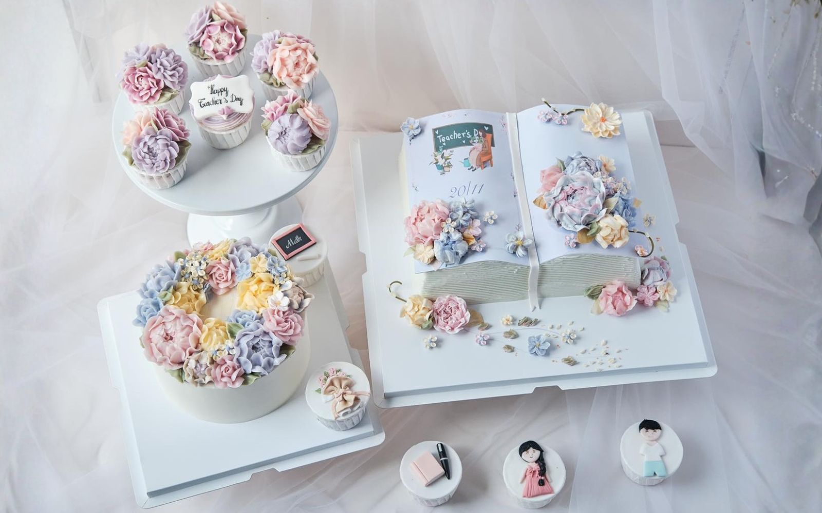 Bánh kem 20/11 tặng thầy cô giáo như một lời tri ân của học sinh dành cho người dẫn dắt mình