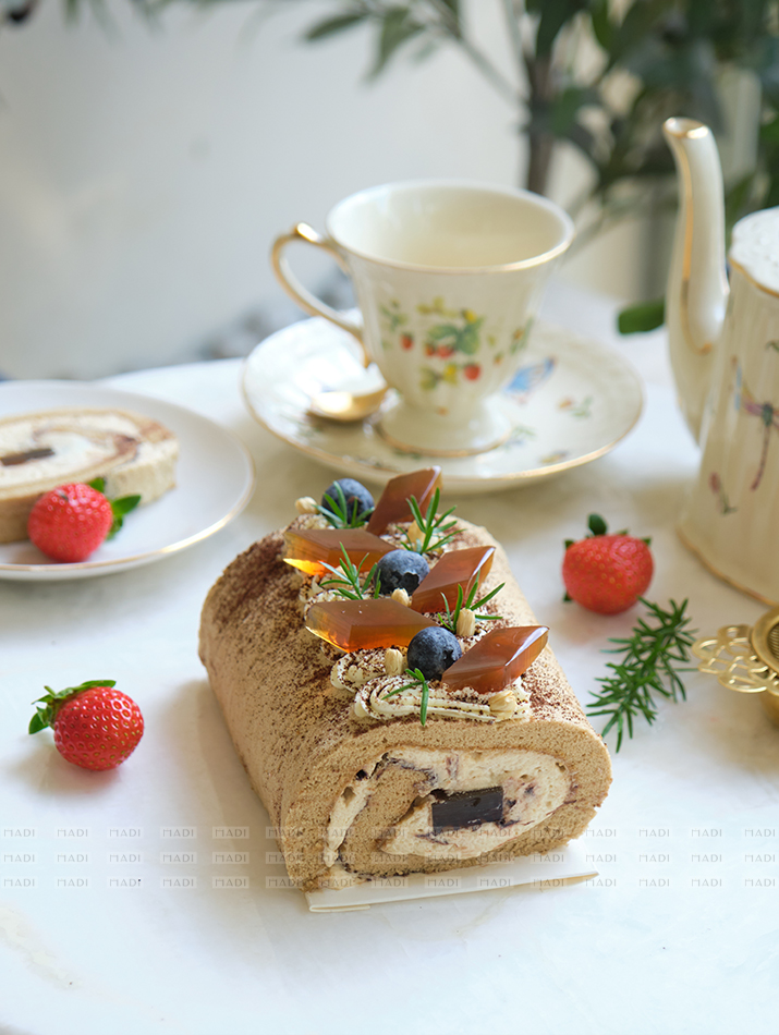 Tiramisu Chiffon Roll