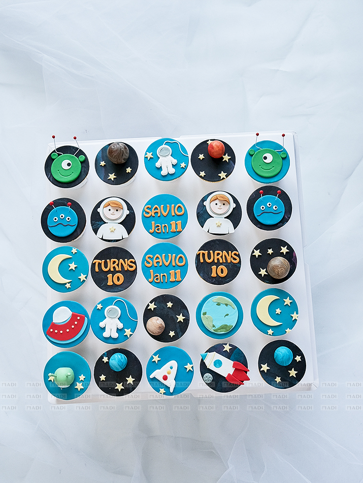 Cupcakes 2D Phi hành gia