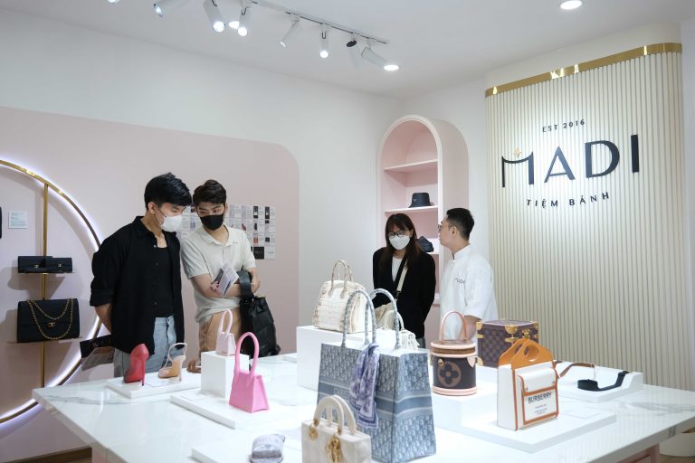 VietnamNet viết về Tiệm Bánh MaDi