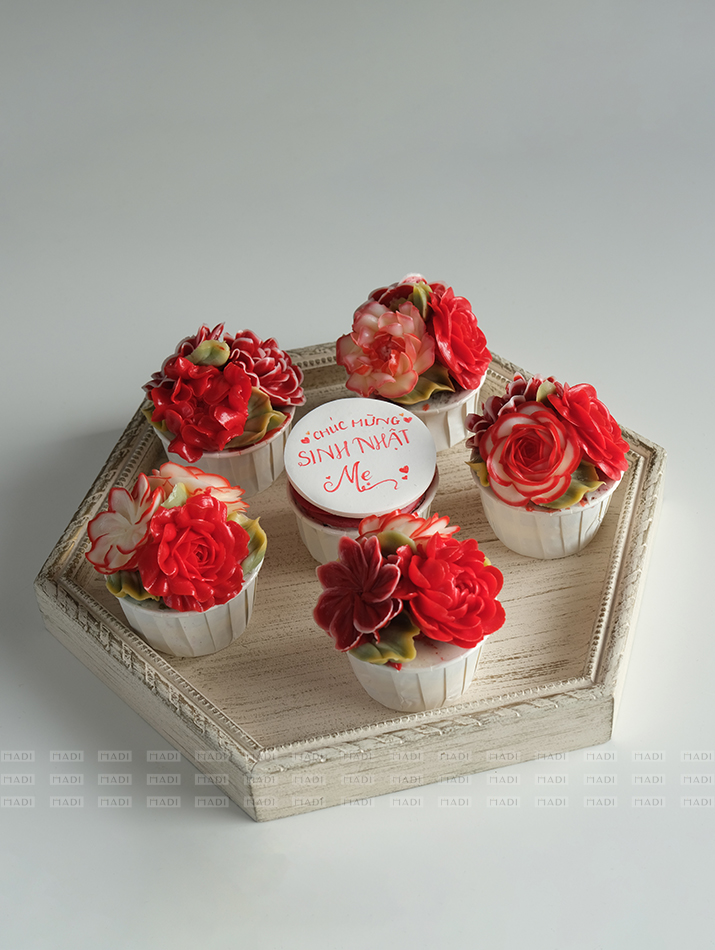 Cupcakes hoa kem bơ 01