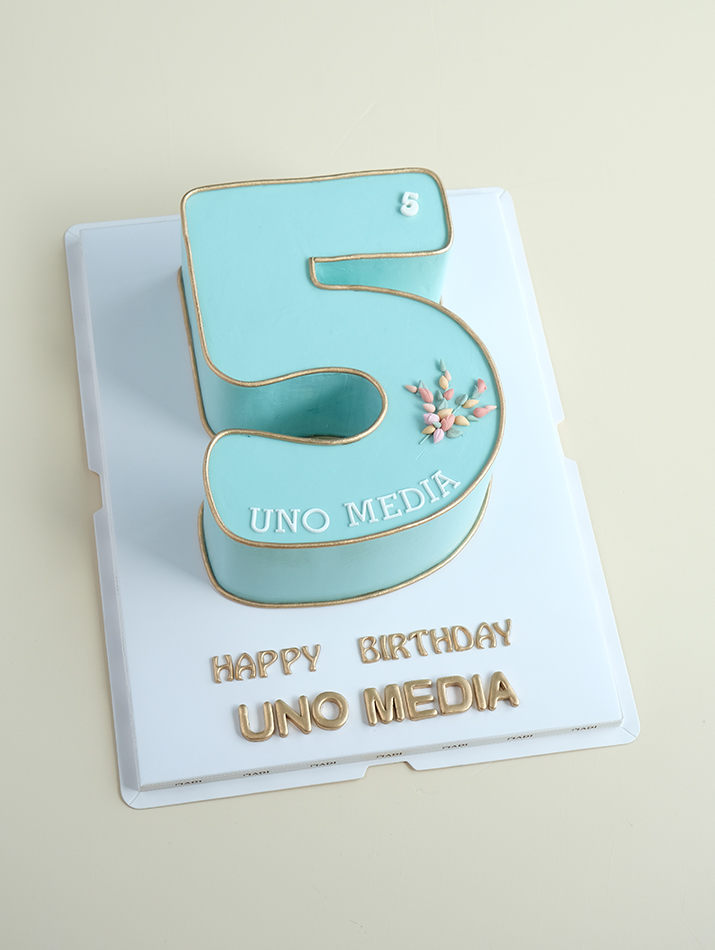 Bánh chữ số 5 – Uno Media