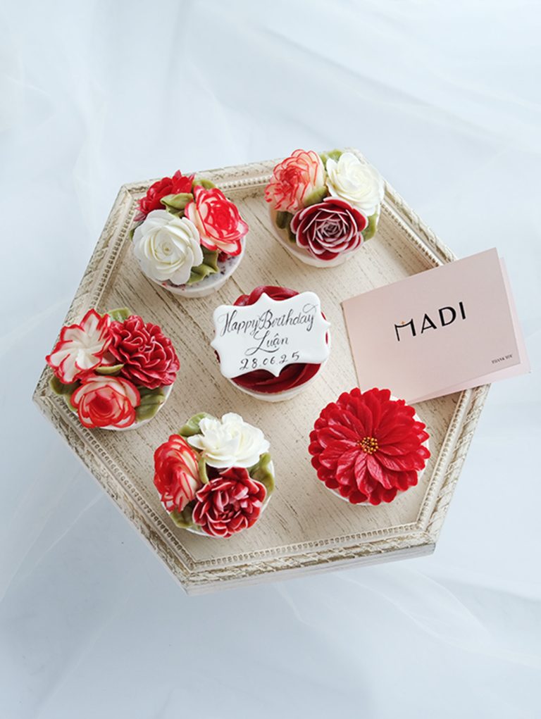 Cupcakes ButterCream Flower Red