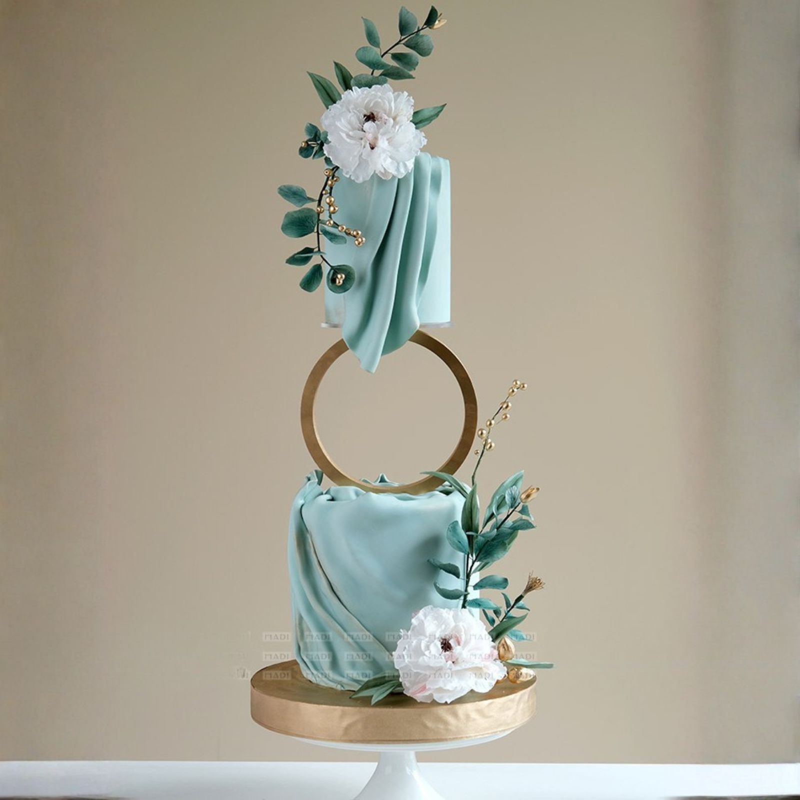 Bánh kem sự kiện theo yêu cầu lấy cảm hứng từ nhẫn vàng, như dấu ấn của tình yêu trọn vẹn và gắn kết