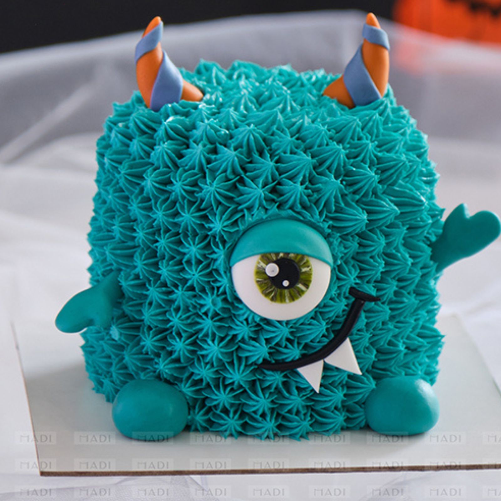 Bánh sự kiện Halloween ma quái, sắc màu nhưng vẫn đáng yêu
