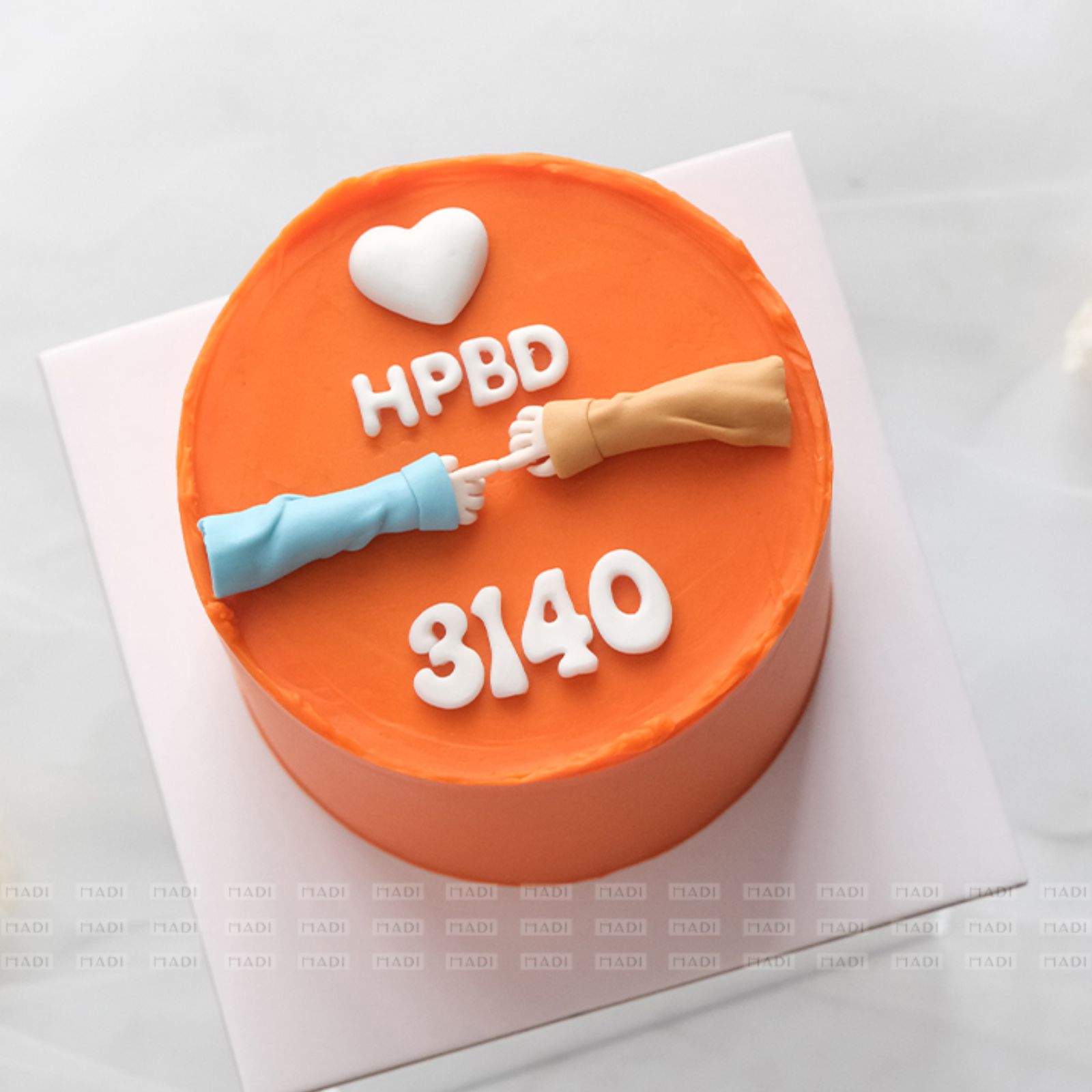 Bánh tặng người yêu theo yêu cầu cho dịp sinh nhật, đơn giản nhưng đầy ý nghĩa gắn kết