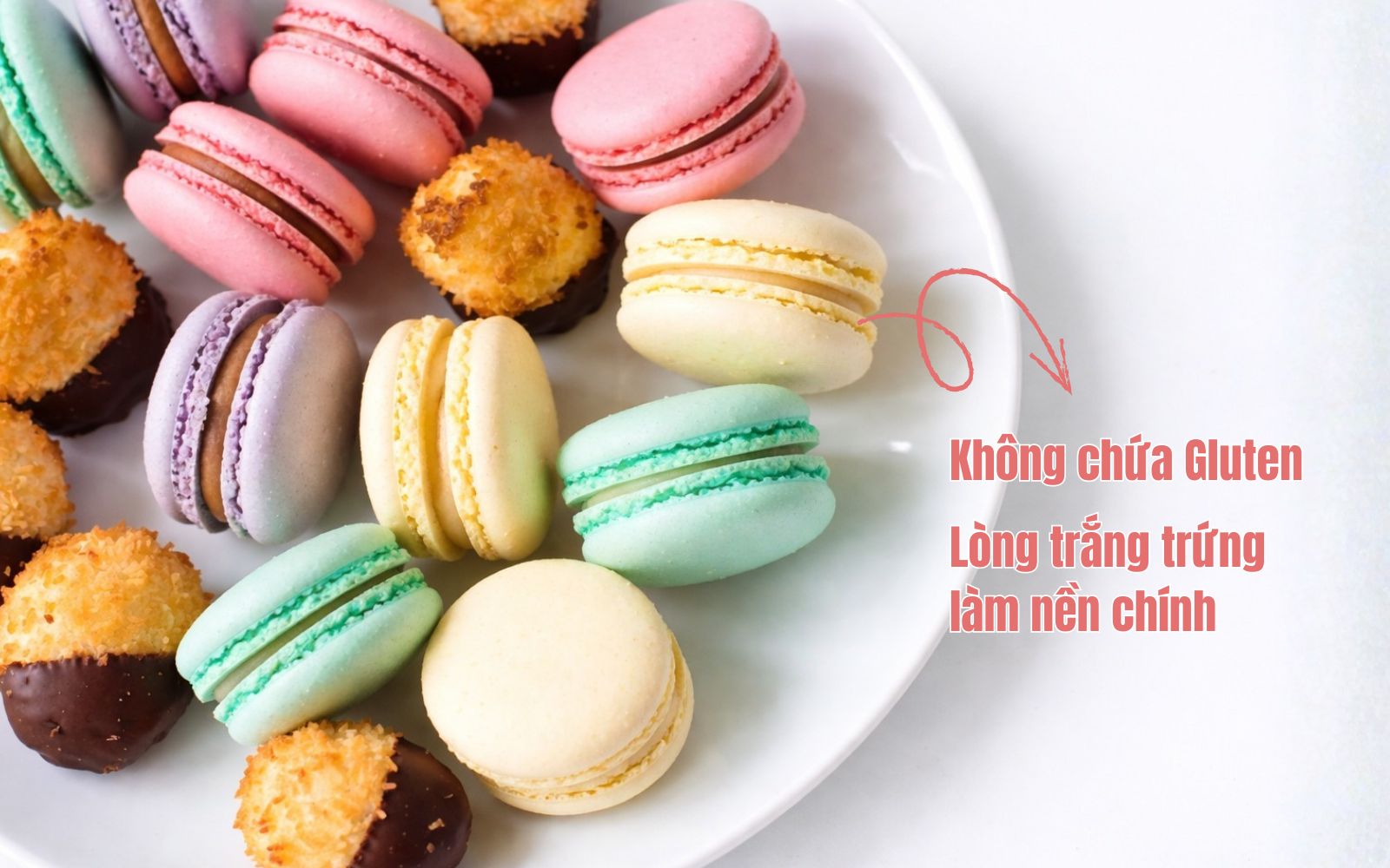 Macaron và Macaroon đều được làm từ lòng trắng trứng và không chứa gluten, nhưng mỗi loại vẫn có hương vị và kết cấu riêng