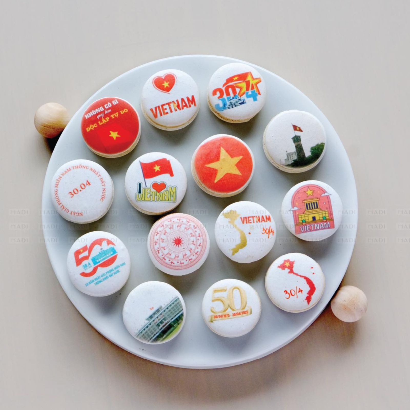 Set bánh Macaron và Macaroon lấy cảm hứng từ chủ đề “Việt Nam”, nổi bật với tạo hình độc đáo