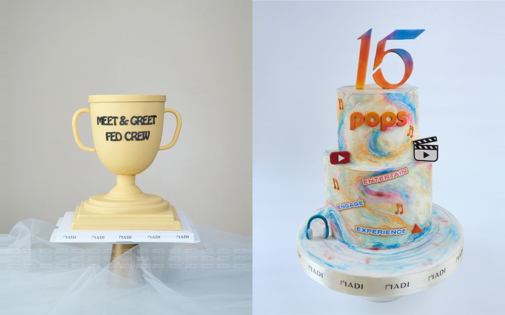 Year End Party là tiệc gì: bánh cúp vinh danh và bánh cột mốc